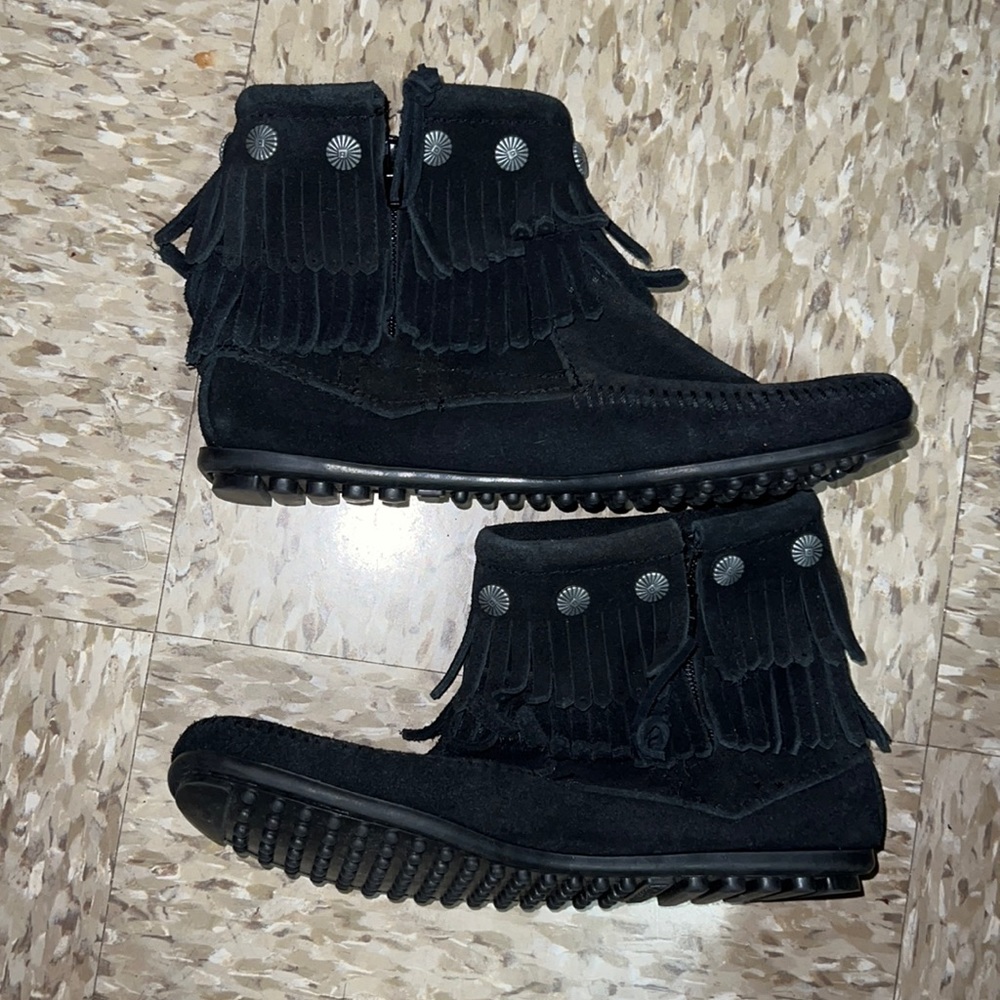 Minnetonka Black Moccasins